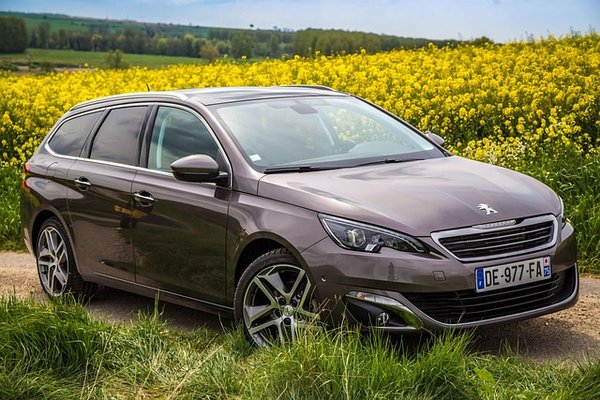 Découvrez les pièces de carrosserie essentielles pour peugeot